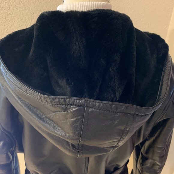 Wilson Leather Jacket Fully Lined w/Faux Fur - Picture 3 of 16